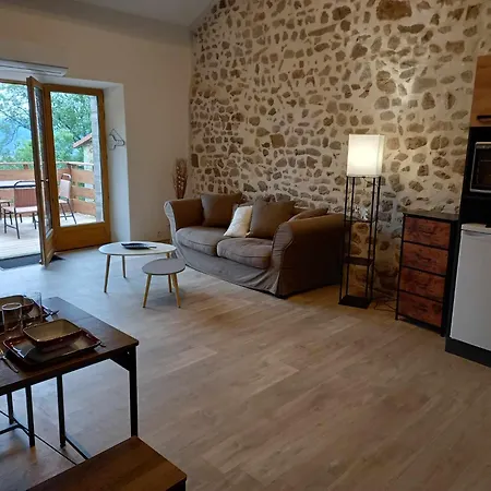 Ferienhaus Maison Neuve Parc Naturel Livradois Forez Animal Accepte Tussigere