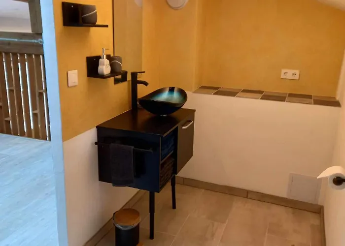 בית נופש Maison Neuve Parc Naturel Livradois Forez Animal Accepte *