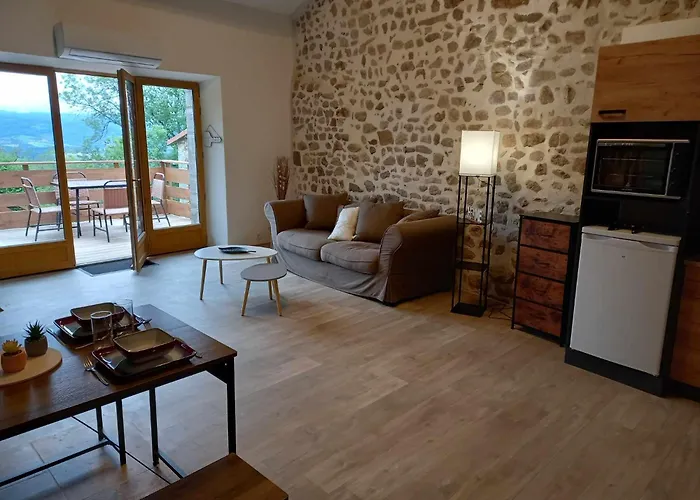 בית נופש Maison Neuve Parc Naturel Livradois Forez Animal Accepte Tussigere