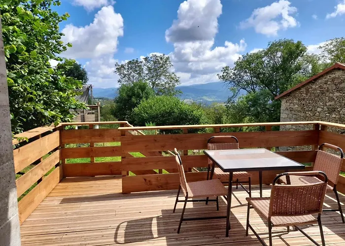 בית נופש Maison Neuve Parc Naturel Livradois Forez Animal Accepte Tussigere